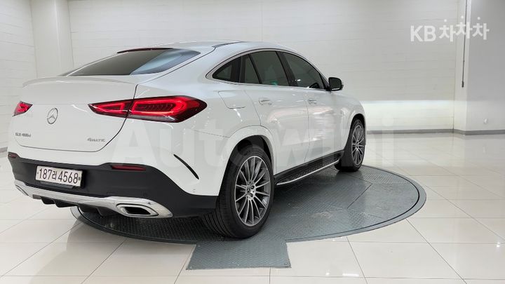 Mercedes Benz GLE Class 2023 — 5