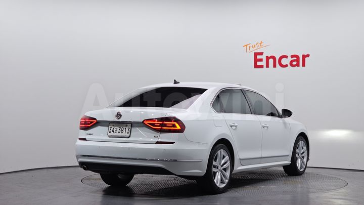 Volkswagen Passat 2018 — 2