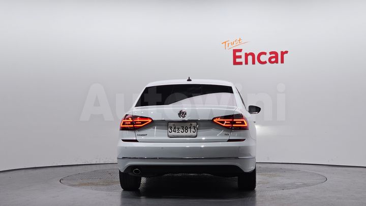Volkswagen Passat 2018 — 4