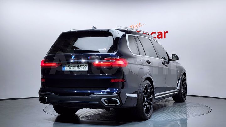 BMW X7 2021 — 2