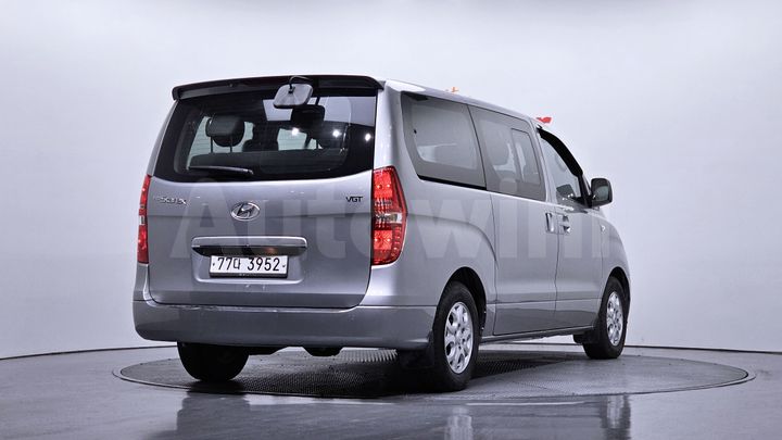 Hyundai Starex 2015 — 2