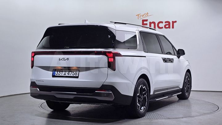 Kia Carnival 2025 — 2