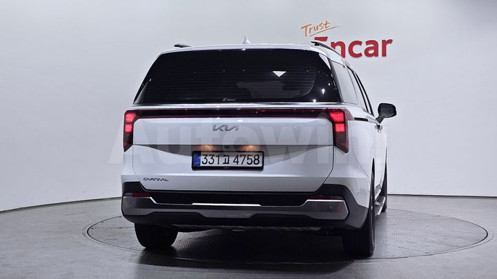 Kia Carnival 2025 — 4