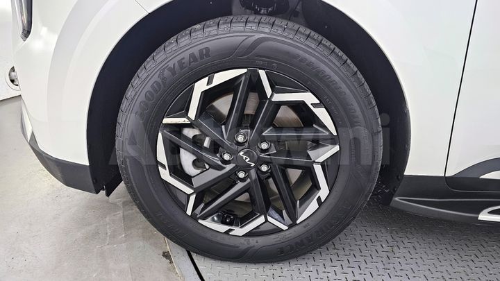 Kia Carnival 2025 — 5