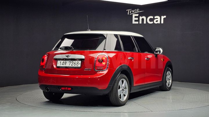 Mini Cooper 2015 — 2