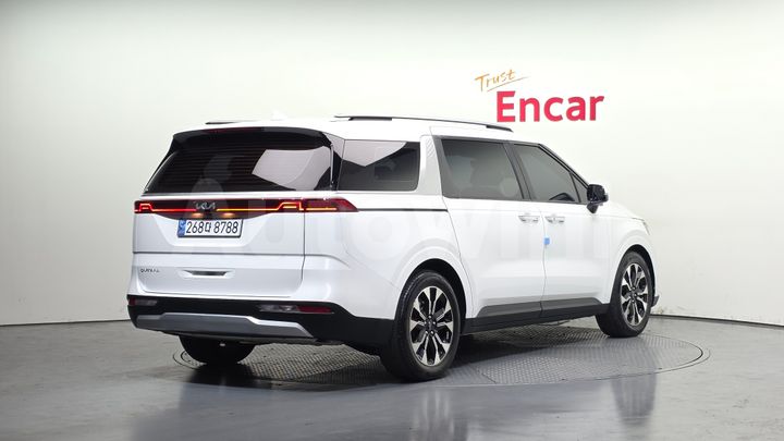 Kia Carnival 2023 — 2