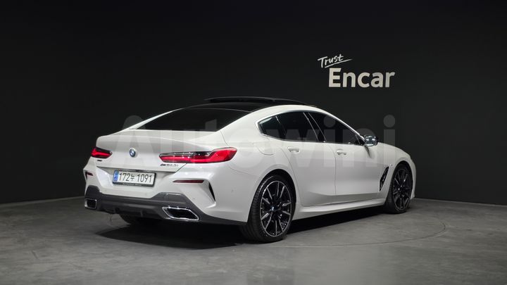 BMW 8 Series 2023 — 2
