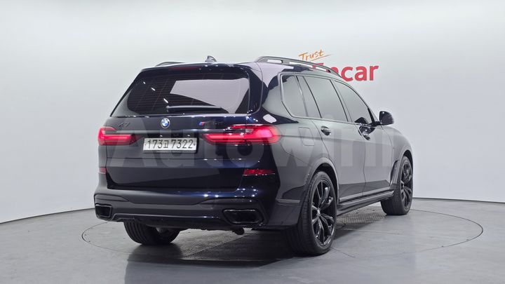 BMW X7 2021 — 2