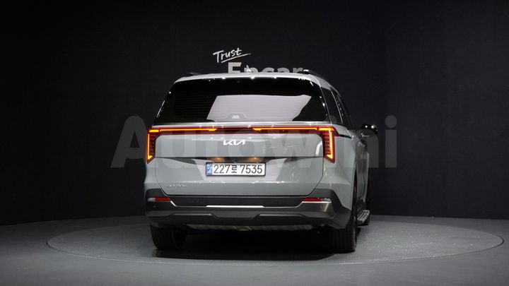 Kia Carnival 2025 — 4