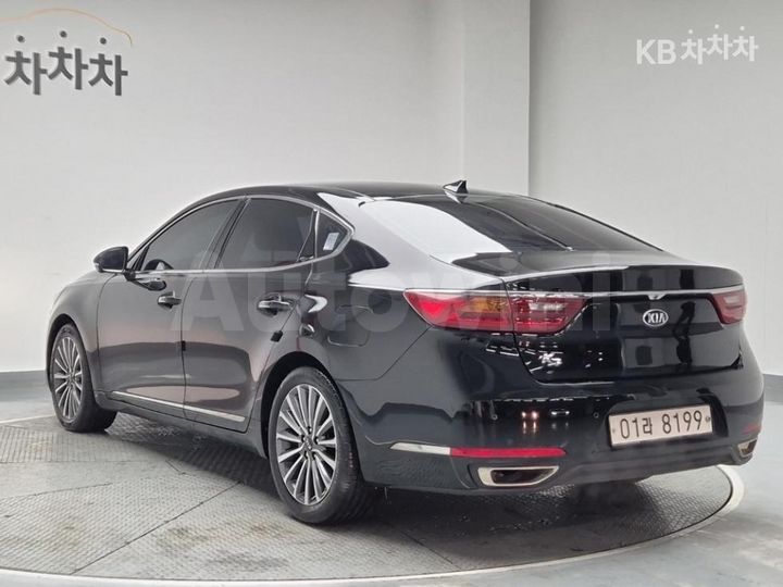 Kia K7 2017 — 2
