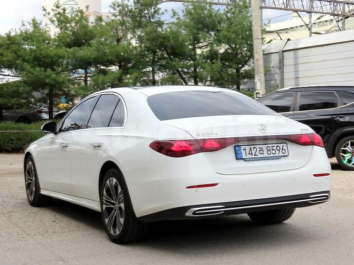 Mercedes Benz E Class 2024 — 3