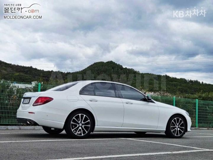 Mercedes Benz E Class 2017 — 2