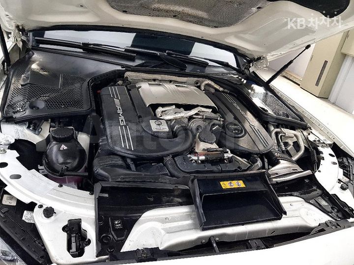 Mercedes Benz C Class 2018 — 5