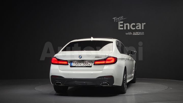 BMW 5 Series 2022 — 4