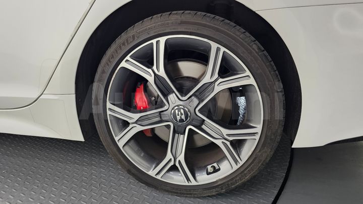 Kia Stinger 2019 — 5