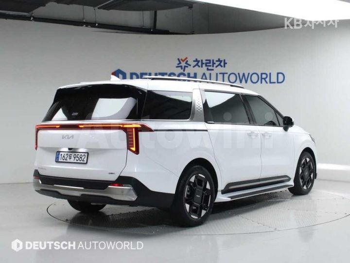 Kia Carnival 2025 — 2