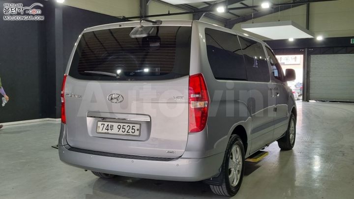 Hyundai Starex 2015 — 2