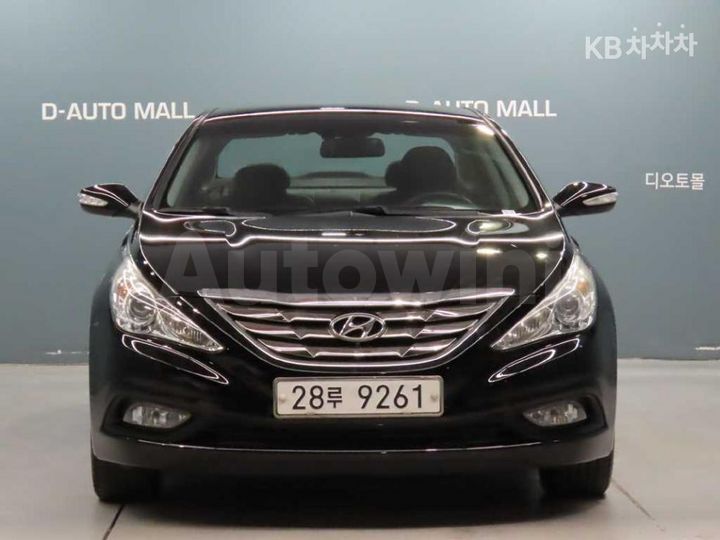 Hyundai Sonata 2010 — 2