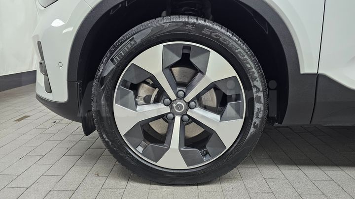 Volvo XC40 2023 — 5