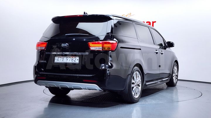 Kia Carnival 2015 — 2