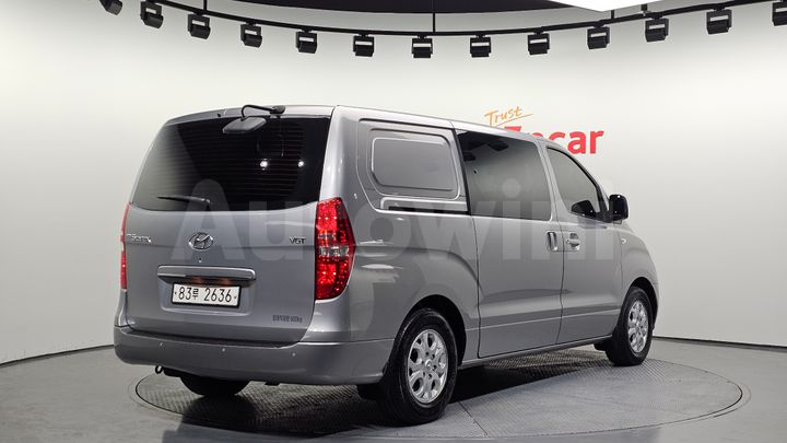 Hyundai Starex 2016 — 2