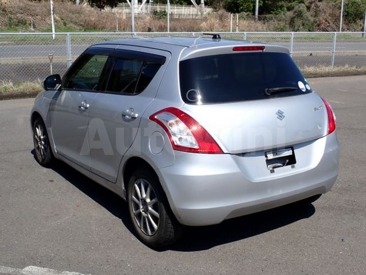 Suzuki Swift 2015 — 5