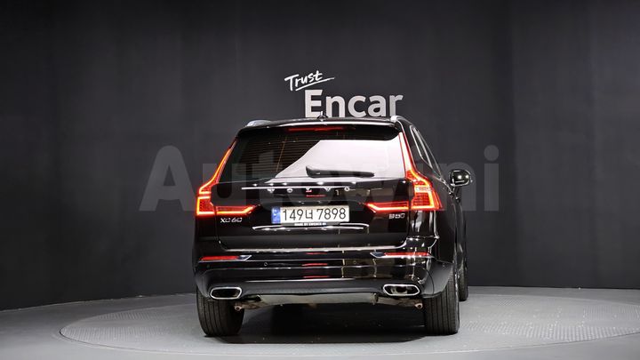 Volvo XC60 2021 — 4