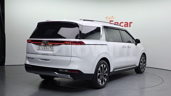 Kia Carnival 2021 — 2