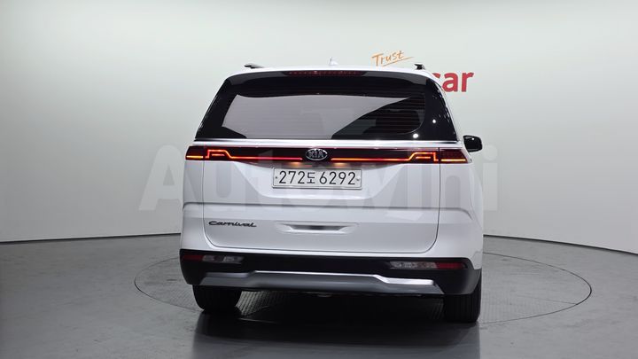 Kia Carnival 2021 — 4