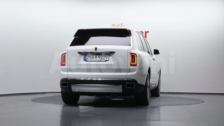 Rolls Royce Cullinan 2023 — 3