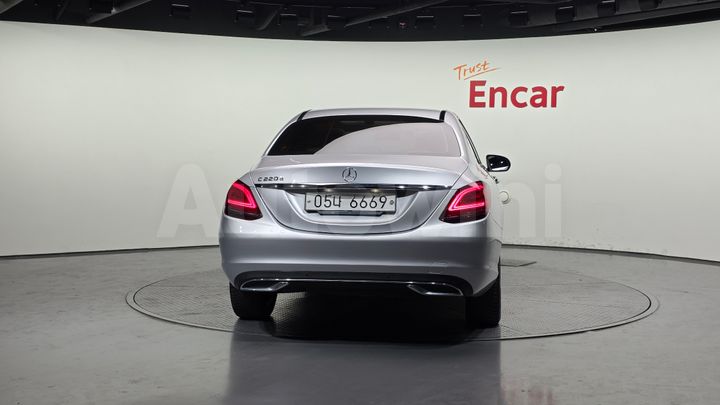 Mercedes-Benz C Class 2019 — 4