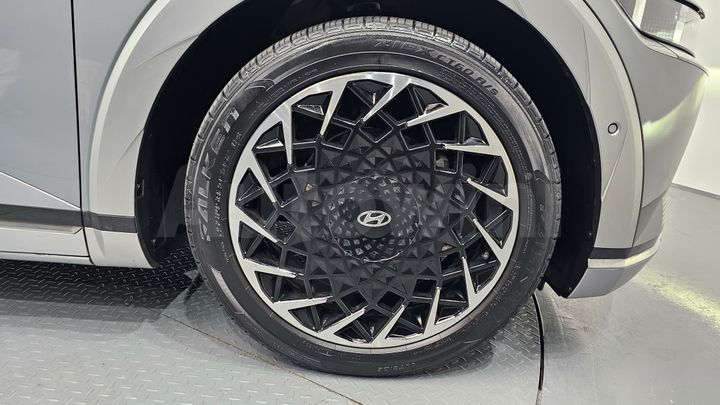 Hyundai Ioniq5 2022 — 5