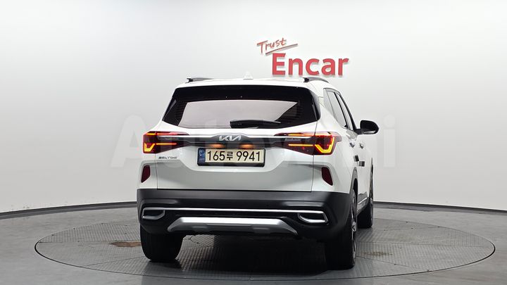 Kia Seltos 2023 — 3