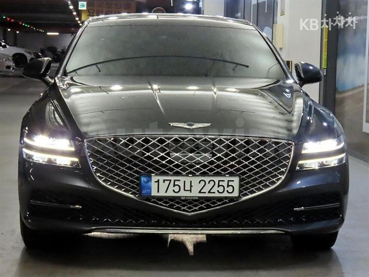 Genesis G80 2022 — 2