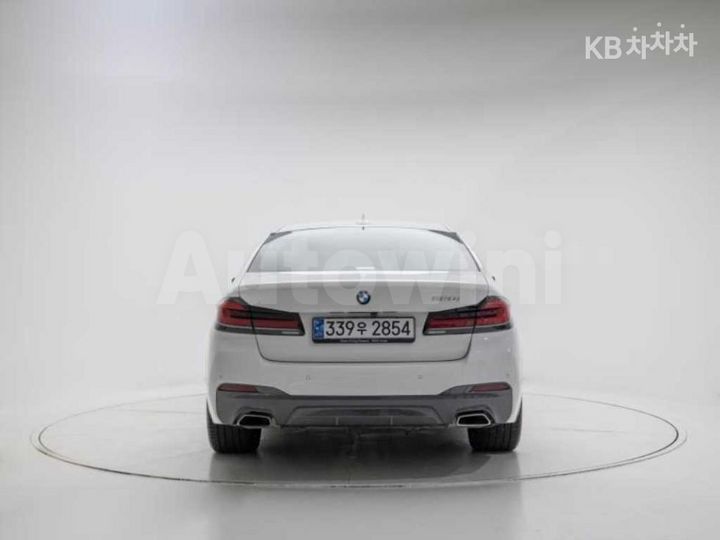BMW 5 Series 2021 — 3