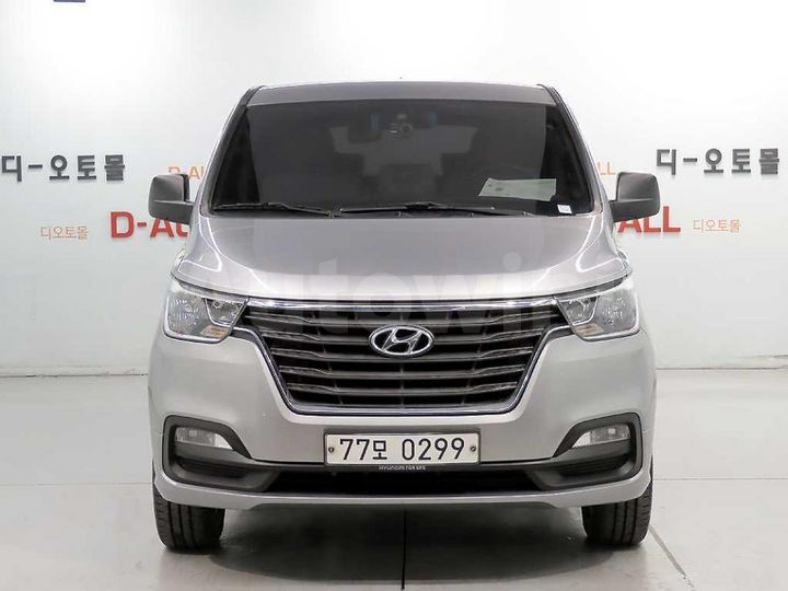 Hyundai Starex 2018 — 2