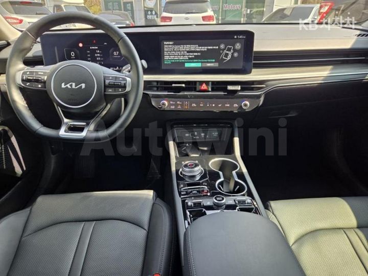 Kia K5 2025 — 4