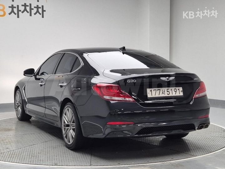 Genesis G70 2019 — 2