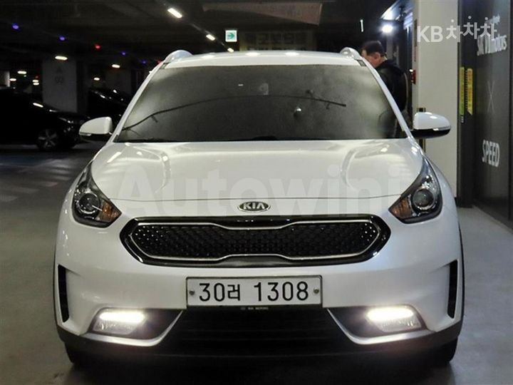 Kia Niro 2017 — 2