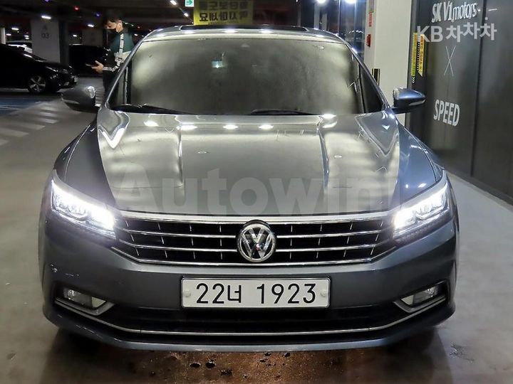 Volkswagen Passat 2018 — 2