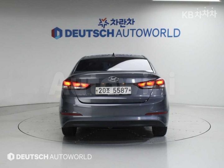 Hyundai Avante 2018 — 4