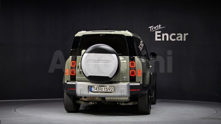 Land Rover Defender 2022 — 4