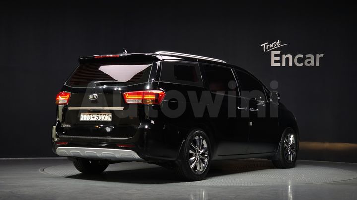 Kia Carnival 2017 — 2