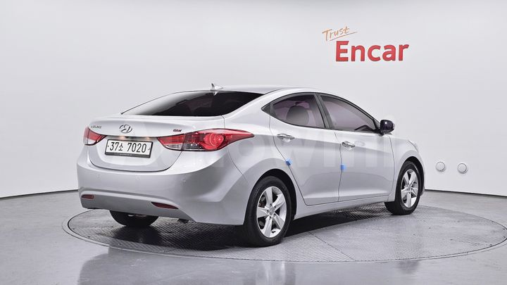 Hyundai Avante 2013 — 2
