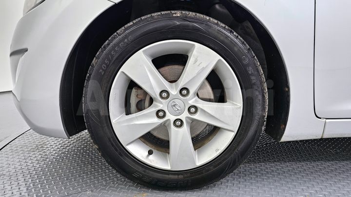 Hyundai Avante 2013 — 5