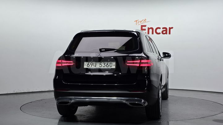 Mercedes Benz GLC Class 2017 — 4