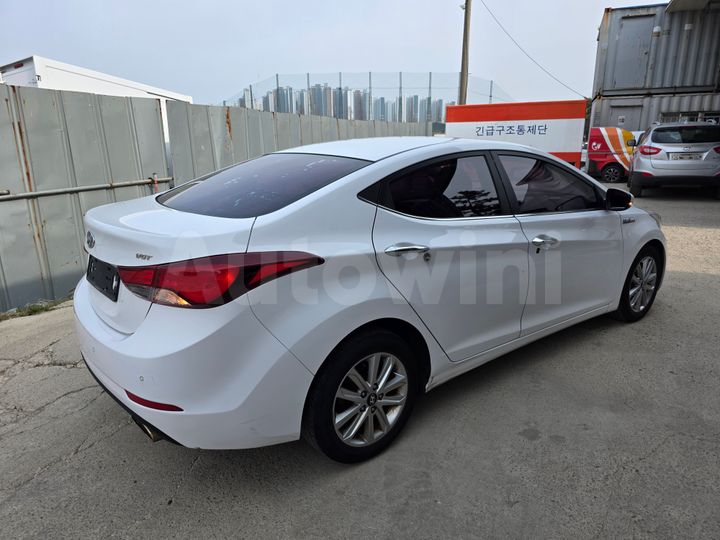 Hyundai Avante 2014 — 5