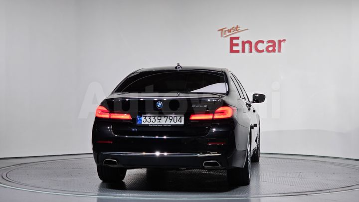 BMW 5 Series 2023 — 3