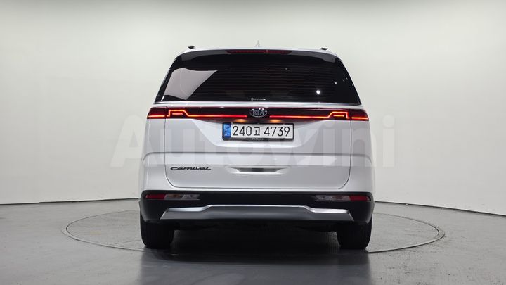 Kia Carnival 2021 — 4