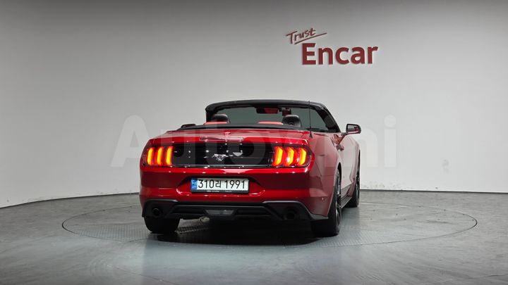 Ford Mustang 2020 — 4